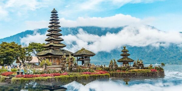 Daftar Tergacor: 10 Destinasi Wisata Terpopuler di Indonesia